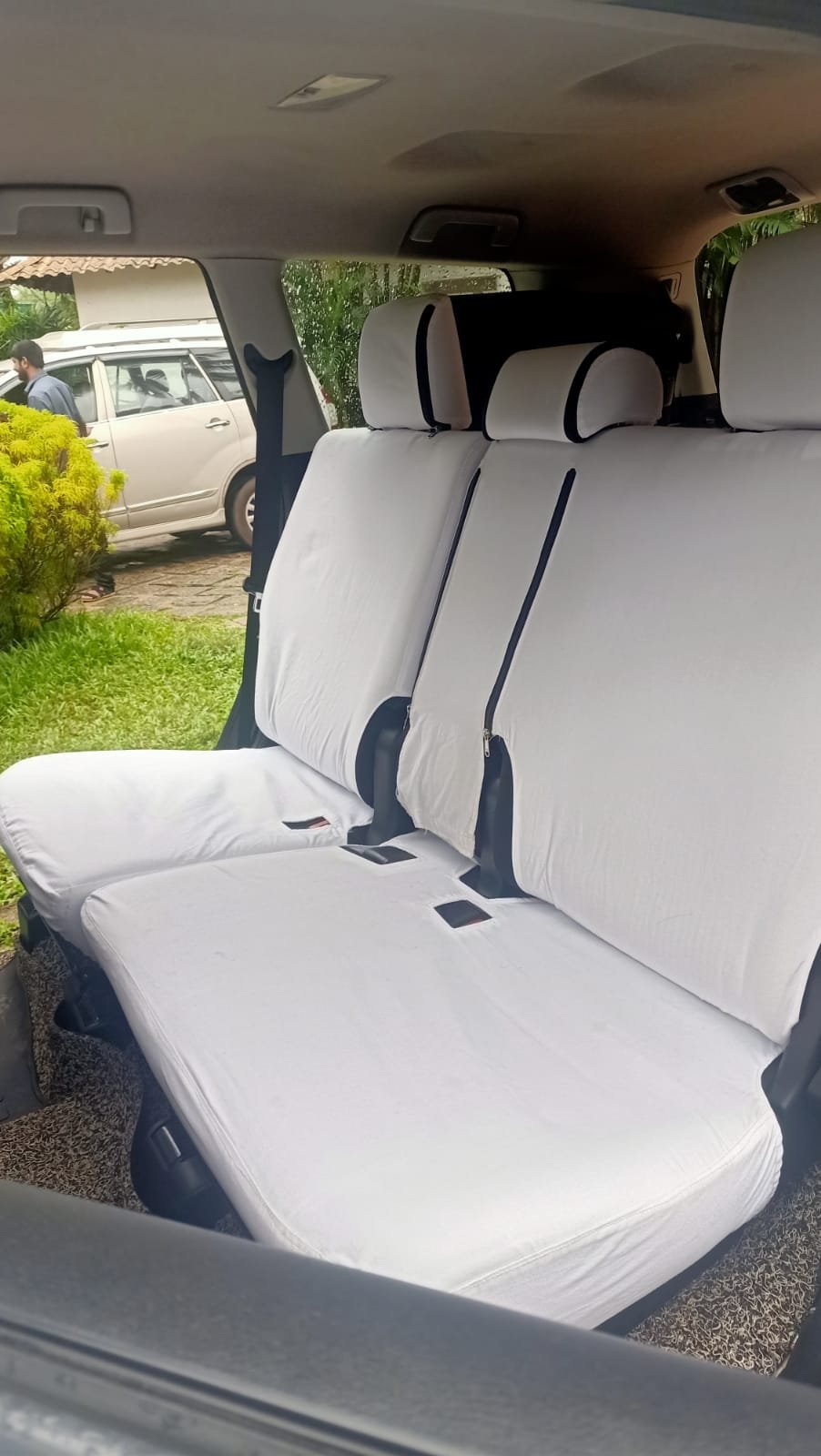 Toyota Innova Hycross